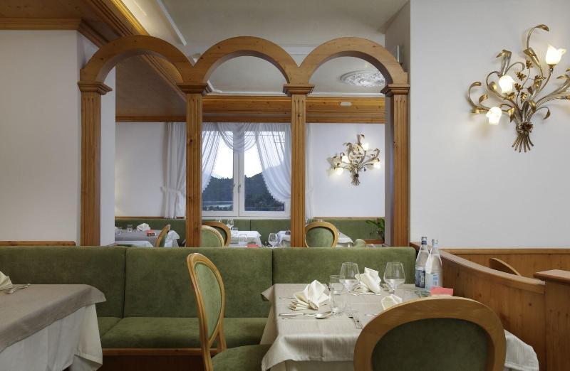 Hotel Olympia Molveno Luaran gambar