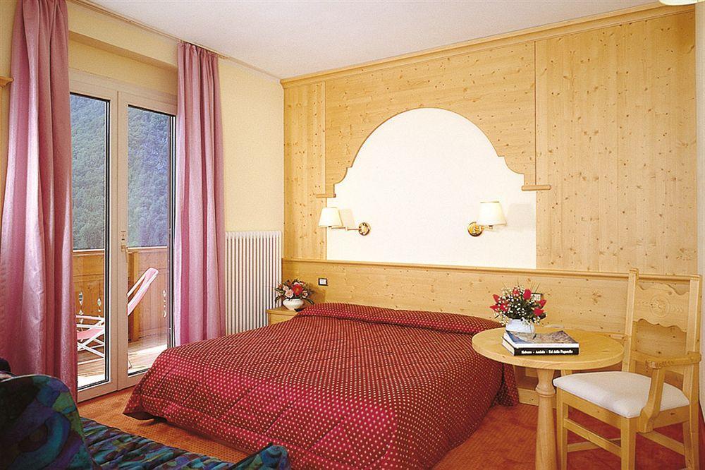 Hotel Olympia Molveno Luaran gambar