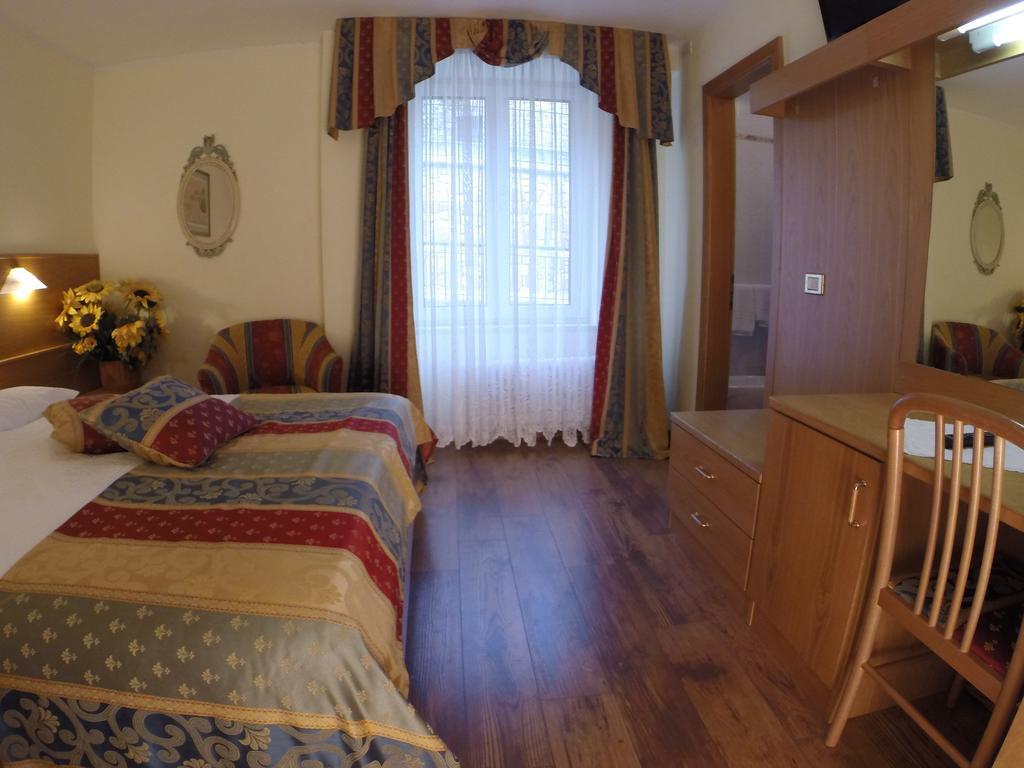 Hotel Olympia Molveno Luaran gambar