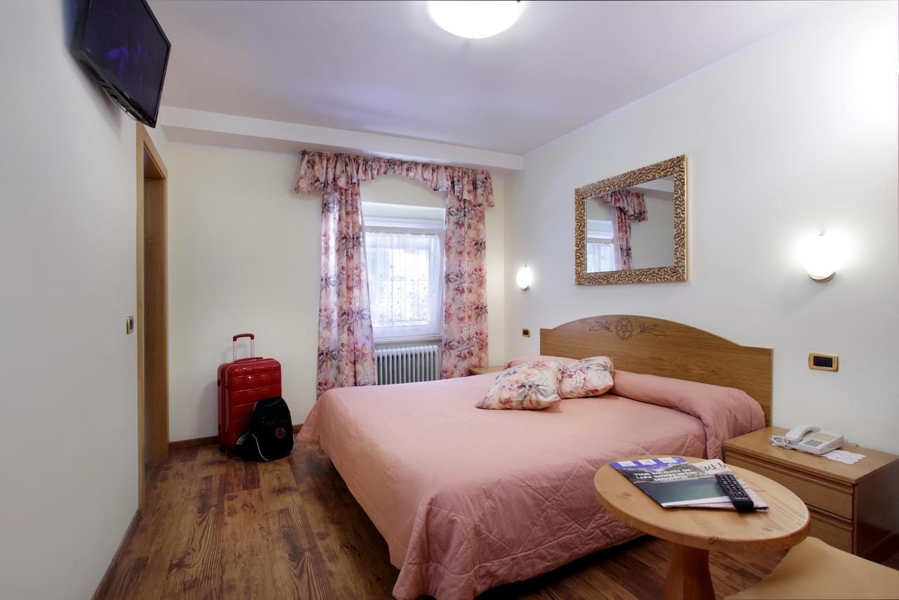 Hotel Olympia Molveno Luaran gambar