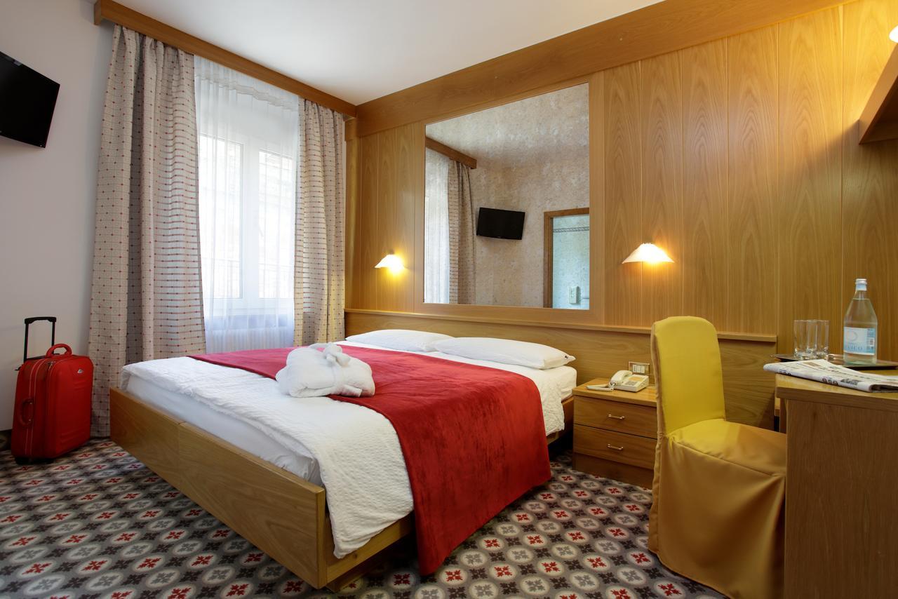 Hotel Olympia Molveno Luaran gambar